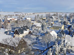 Blick vom Pretzschendorfer Kirchturm zum Mitteldorf mit Schule