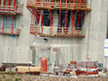 09.07.2011: Der neue Entnahmeturm wird gebaut